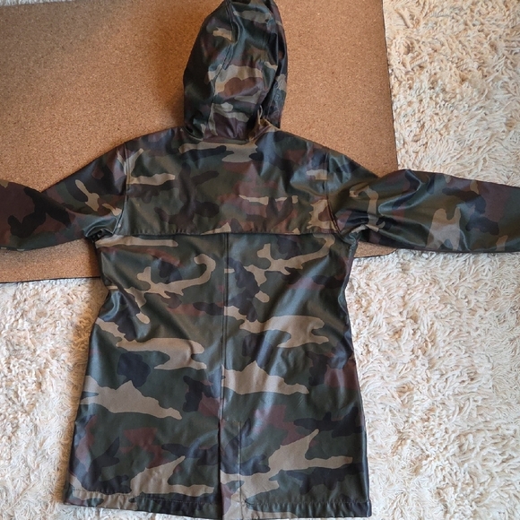 Hershel Camouflage Hooded Raincoat - Picture 9 of 16
